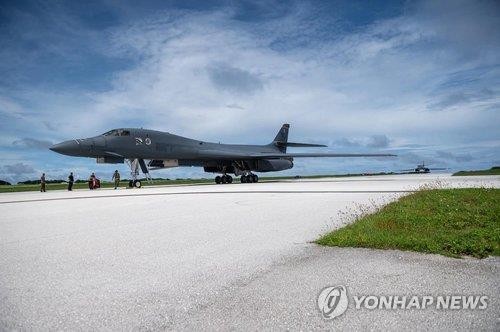미국 B-1B 전략폭격기 한반도 전개…새해 첫 한미일 공중훈련