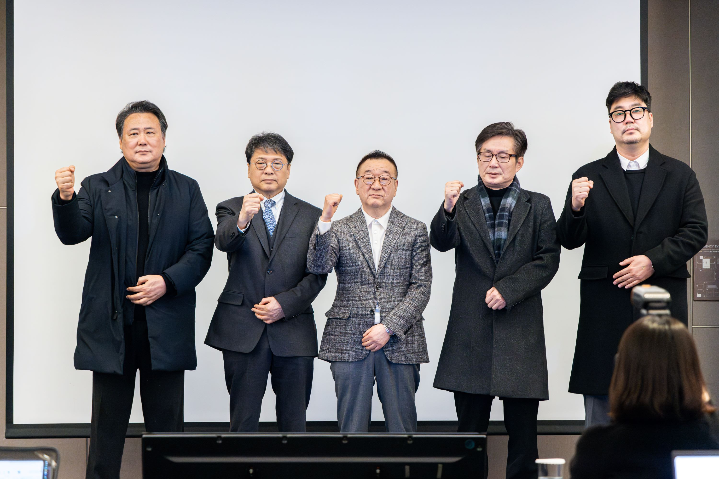 대중음악 단체 "뉴진스 독자활동 위험"…팬덤 성명에 답은?