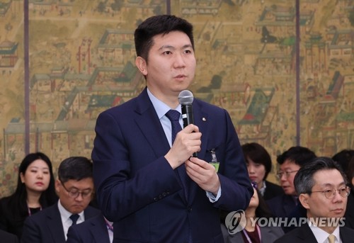 유승민 신임 대한체육회장 "정몽규 '인준 보류' 검토하겠다"