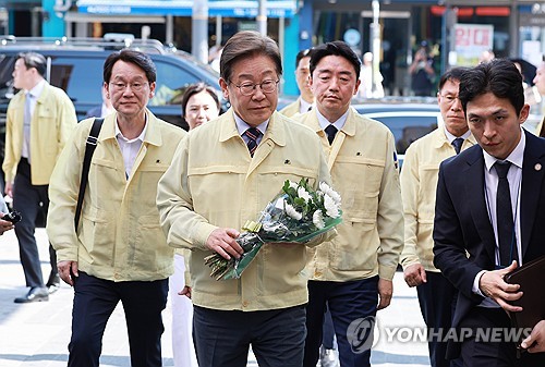 <em class='find'강훈식</em <em class='find'해외 온라인카지노 순위</em, 이재명 대통령 대신해 김문수 형님상 조문