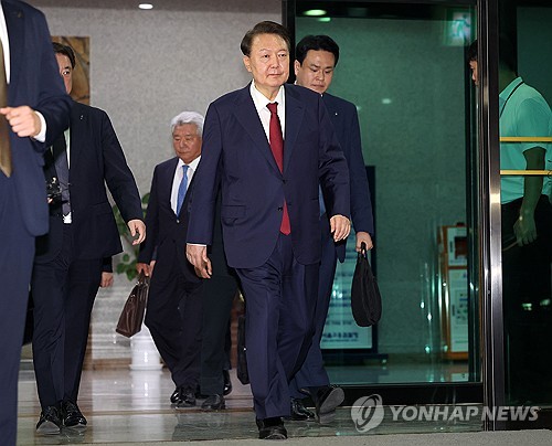 내란특검, 尹 월요일 오전 9시 재소환…"소환 횟수 제한 없어"