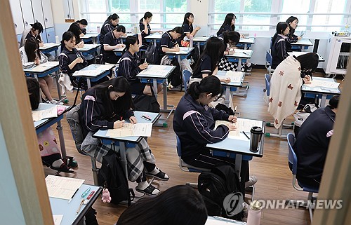 올해 <em class='find'>수능</em> 11월 13일…"EBS 연계율 50% 수준"