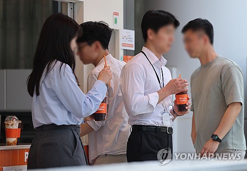<em class='find'>눈</em> 뜨자마자 모닝커피, 오히려 피로 유발?…'최적 타이밍' 있다
