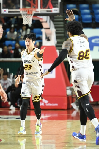 두경민·전성현, KBL 재정위 참석…"하고 싶은 말 다 했다"