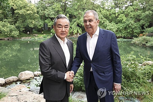 사흘만에 또 만난 <em class='find'>중러</em> 외교수장, 한반도·대미관계 등 논의