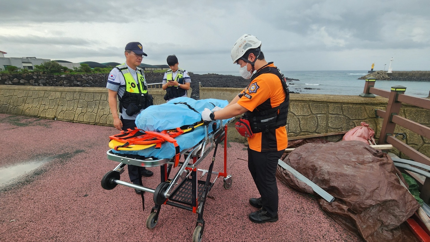 서귀포 해상서 신원 미상 <em class='find'변사체</em 온라인카지노 주소