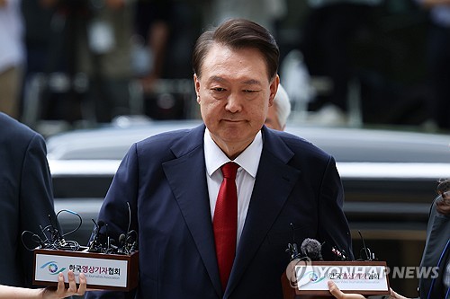 尹측 "특검기소는 결론 정해놓은 짜맞추기 수사 귀결일 뿐"
