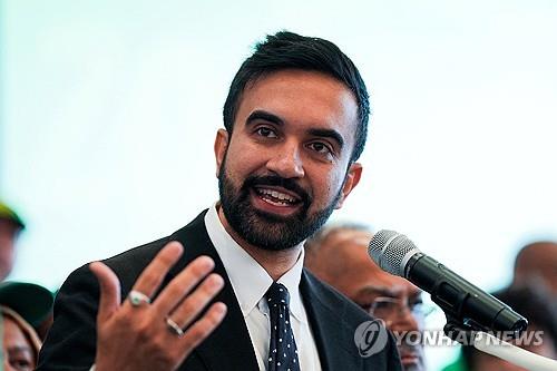 출생지 우간다 찾은 카지노 게임 사이트시장 후보…"아프리카 가라는 조언 따라" 농담