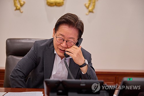 이 대통령 "한국서 이강인 소속 PSG와 친선경기 기대"