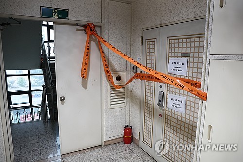 "중국서 귀화했대"·"의붓아들이래"…유족 두 번 울리는 '가짜뉴스'