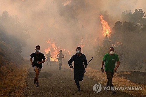 불타는 남유럽…산불 확산에 사상자 속출·수천명 대피