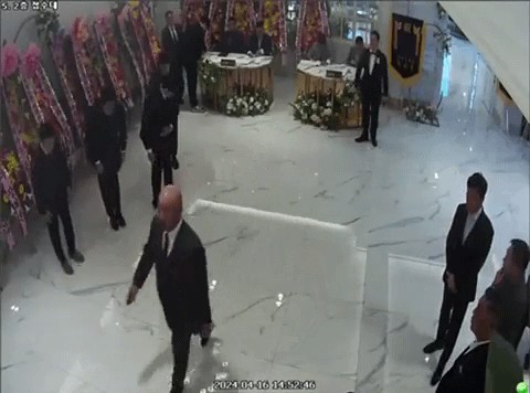 "속옷 대기 중입니다 형님"…10대까지 끌어들인 MZ 조폭 <em class='find'온라인카지노 후기 유니벳</em