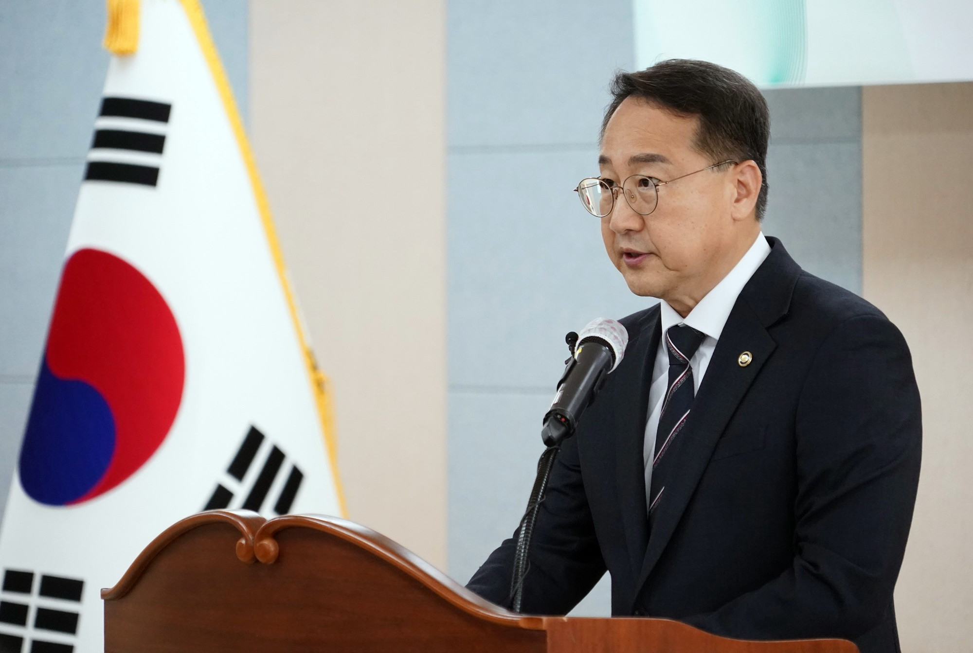 김인호 산림청장 취임…"숲으로 지속 가능한 미래 열 것"
