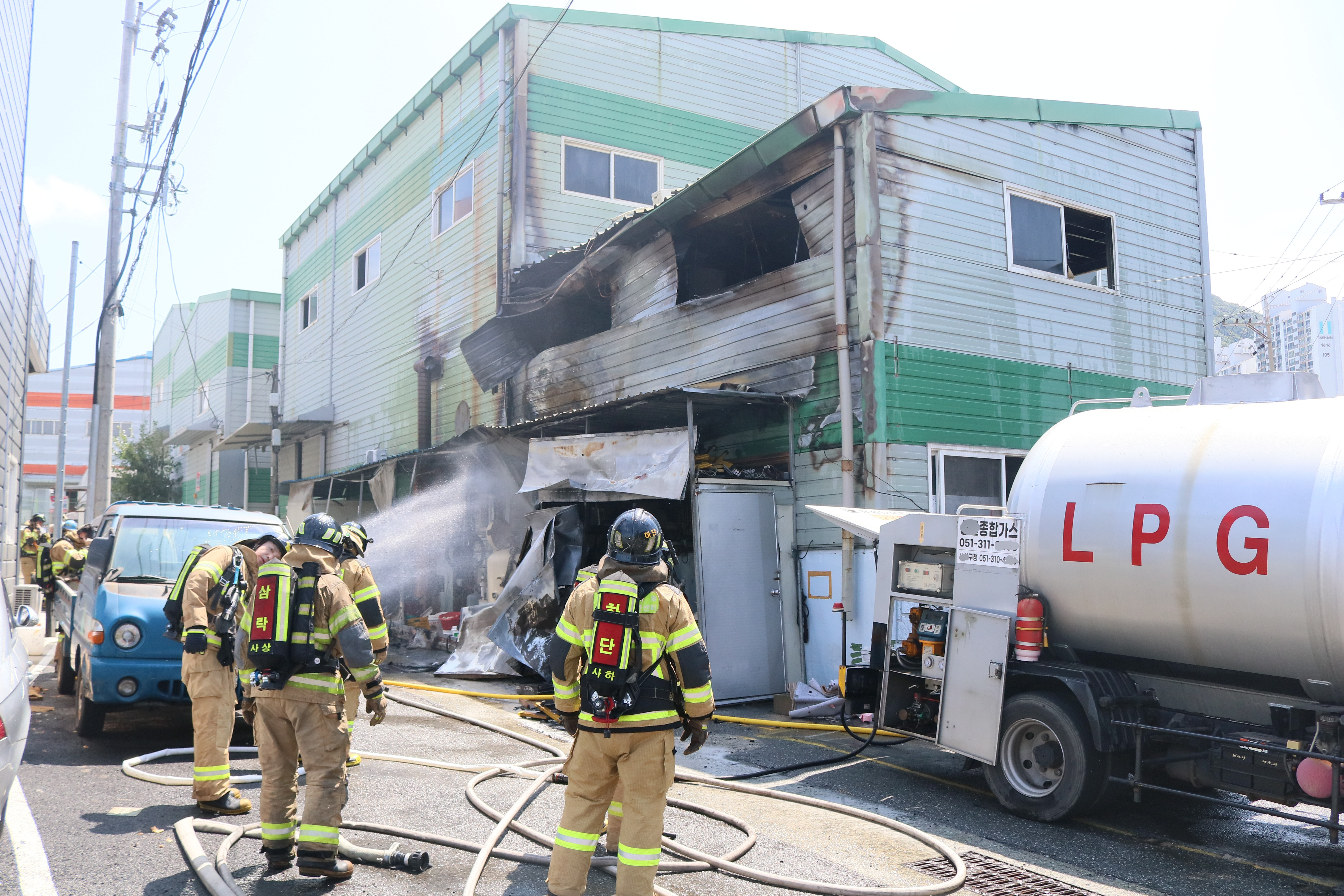 부산 히터 제조해외 온라인카지노 벳무브 폭발 추정 불…해외 온라인카지노 벳무브장 등 2명 중상