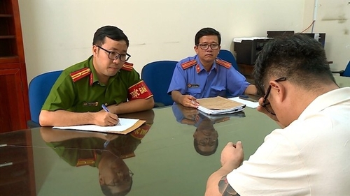 '마이다스 온라인카지노 유니88벳서 취업사기로 감금' 한국인 3명, 경찰에 구출돼