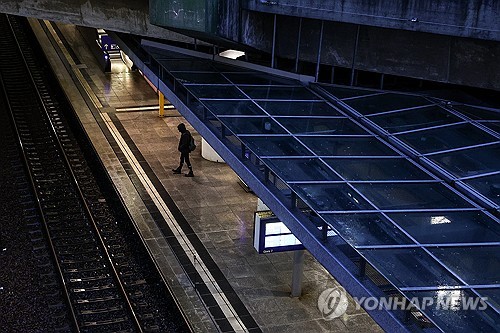 독일 피란 한국 온라인카지노 소녀, 철길 떠밀려 참변...용의자는 이라크 난민