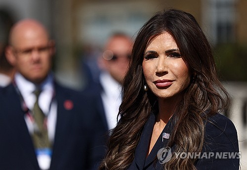 美안보장관 "한국인들 출국명령 무시해 <em class='find'온라인카지노 벳엔드</em…범죄 관련성도"