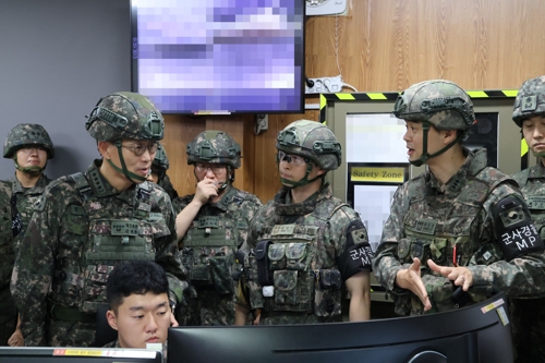 육군총장, AI <em class='find'온라인카지노 사이트</em 시범부대·드론공작소 방문…"미래전 선도"