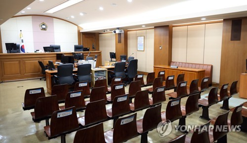 "너희 불륜인 것 안다" 1인 2역 공갈극…동료 등치려던 온라인카지노 경찰 벳엔드관의 최후