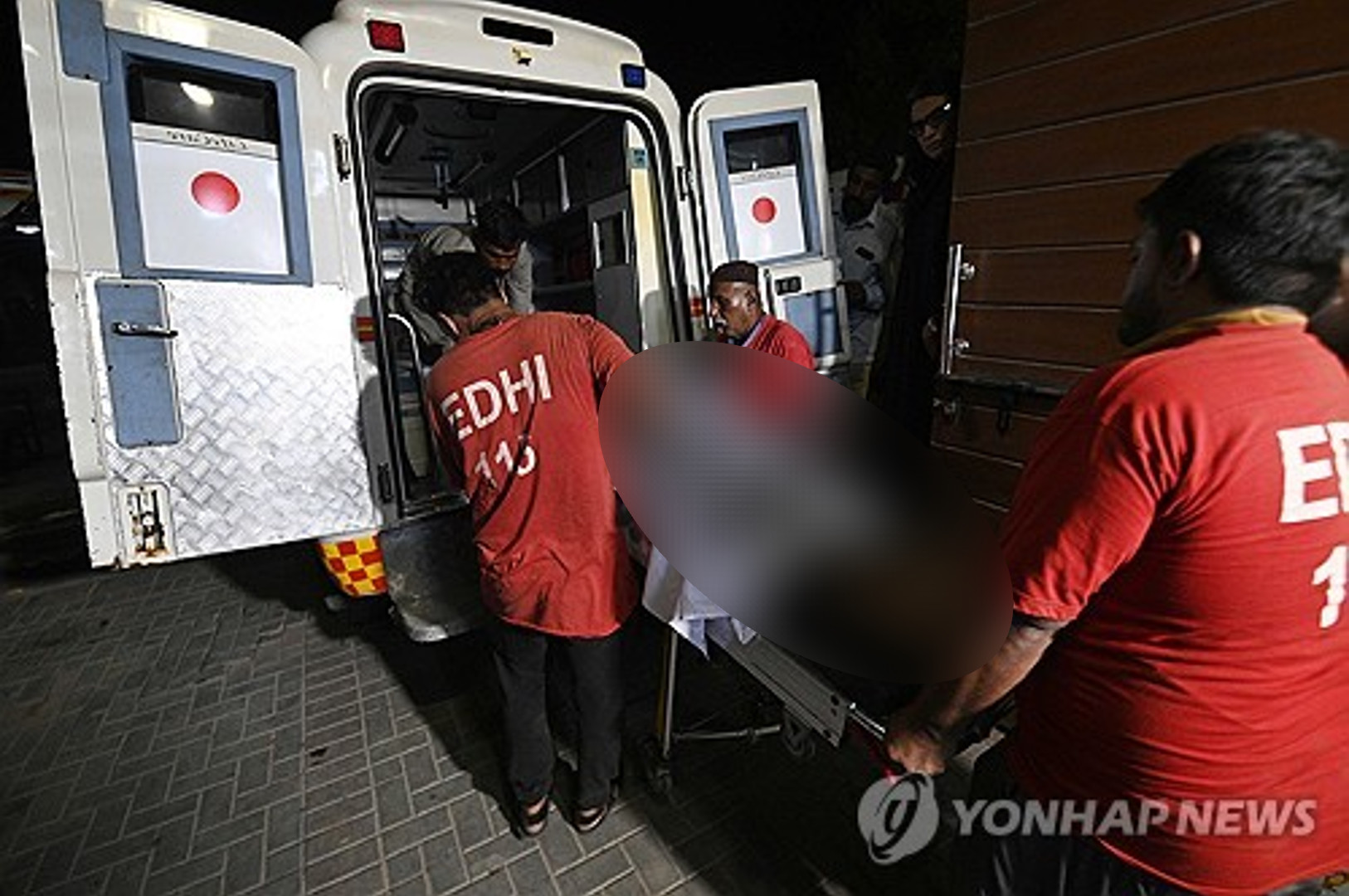 파키스탄 도로변서 트랜스젠더 시신 3구 발견…증오 범죄 추정 수사