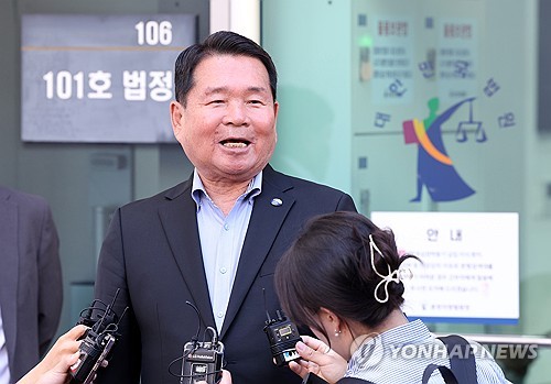 '뇌물수수 온라인카지노 후기' 신경호 강원도교육감 1심서 징역형 집행유예…직위상실형