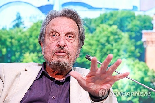 "머스크 부친, 의붓딸과 자녀들 성폭력·카지노 꽁 머니 의혹"