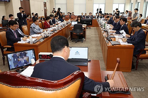 행안위, <em class='find'온라인카지노 경찰 벳무브</em '재수사 촉구' 국정조사 보고서 민주당 주도 채택