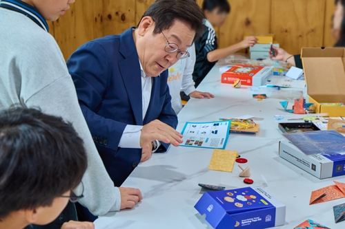 이 대통령, 추석 <em class='find'치안현장</em 찾아 격려…"안전한온라인카지노관 자부심 갖게 지원"