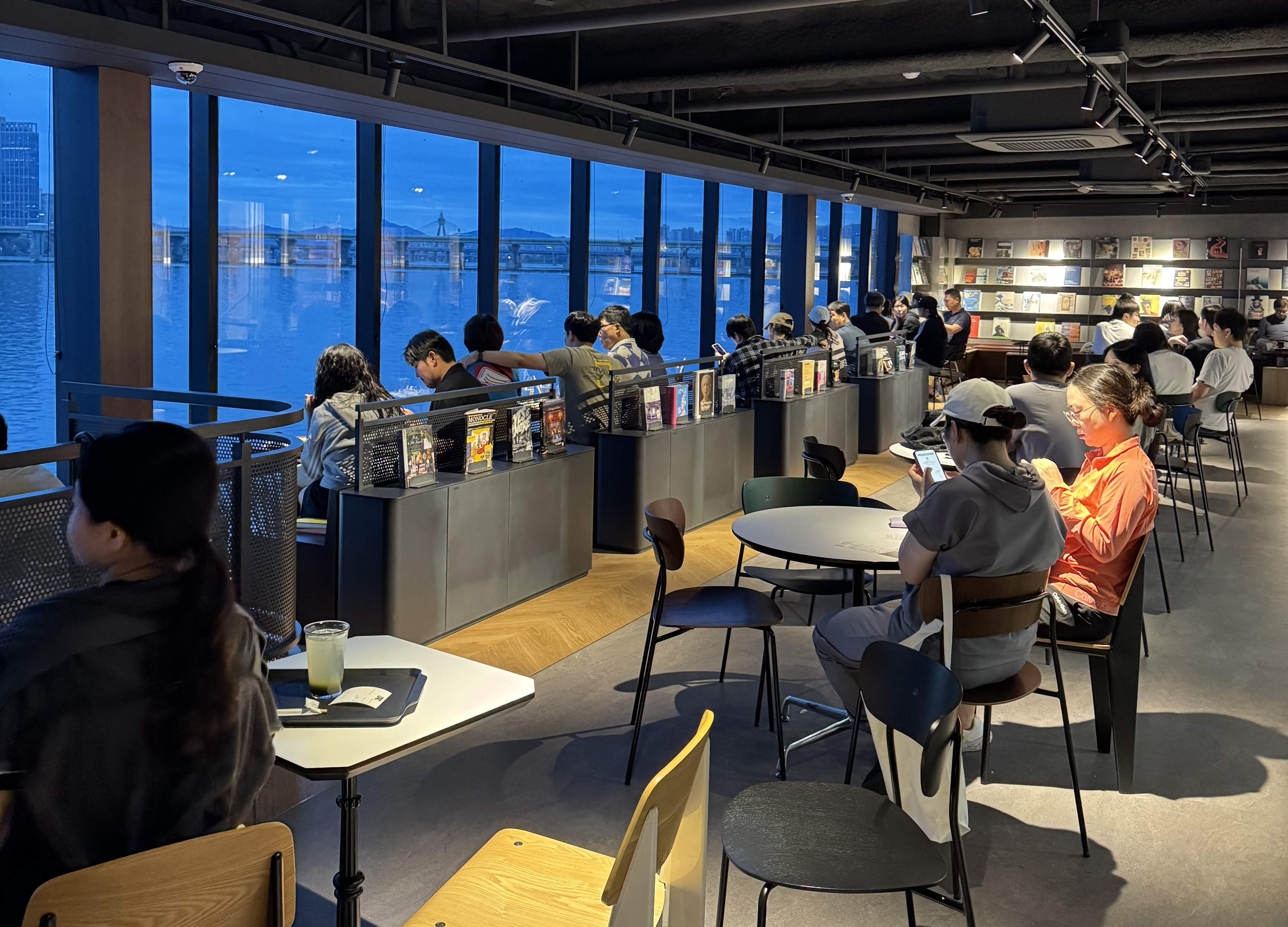 추석 연휴 사설 카지노버스 선착장 인기…외국인 방문객도 급증