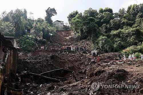 멕시코 마약 카르텔 수재민에 구호품…"정부보다 먼저"