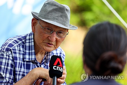 '비전향 장기수' 안학섭 "제3국 거쳐 북한 돌아갈 것…정부 협조해달라"