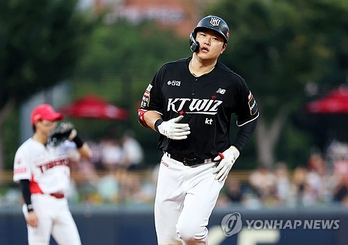 kt 거포 해외 온라인카지노 벳위즈, 유니폼 벗는다…"든든했던 1루수로 남고 싶어"