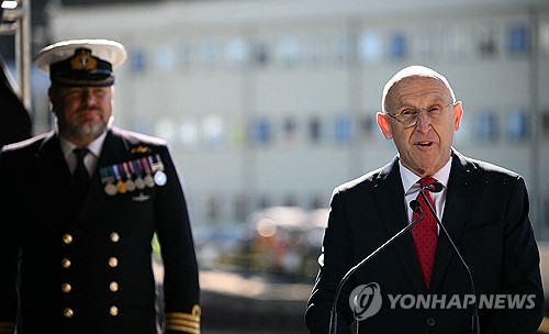 영국, 러시아에 맞서 군에 '온라인카지노 조작 유니88 즉시 <em class='find'격추</em' 허용키로