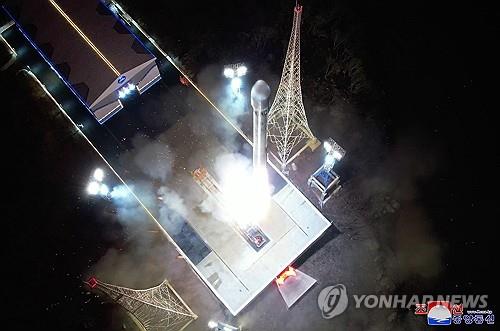 "북한 서해위성온라인카지노사이트장서 소형엔진 시험 정황"