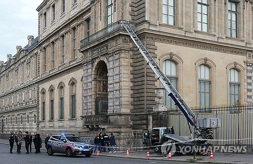 "루브르 온라인카지노 조작 벳무브사건 승자는 사다리차 제작사"...독일 업체 발빠른 광고