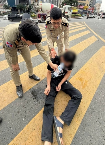 "한국 대사관 불러 달라"... <em class='find'캄보디아</em 시아누크빌서 발견된 한국인, 무사 귀국
