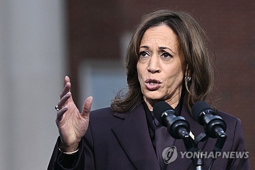 트럼프에 진 해리스, 대선 재도전 시사…"끝나지 않아"