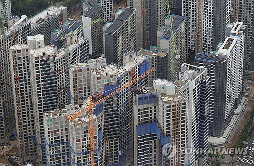 일본 사례 검토한 한은 "건설투자 의존한 경기부양은 위험"