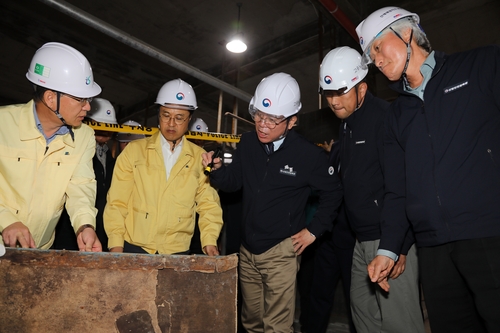 노동부·경찰, '하수처리장 <em class='find'온라인카지노 합법 사이트</em <em class='find'사고</em' 인천환경공단 등 압수수색