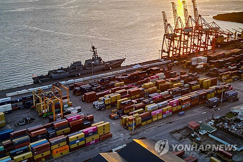 베네수엘라 "美, 자국 군함 공격 뒤 덤터기 가능성"