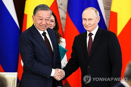 "베트남, 러시아산 무기 은밀히 수입…미국산 대신"