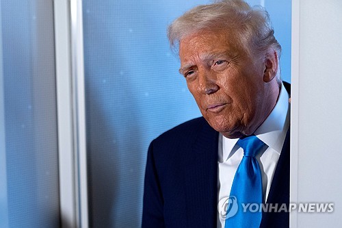 온라인카지노 쿠폰, '3선 도전' 질문에 "출마 허용 안 돼…어찌될지 지켜보자"