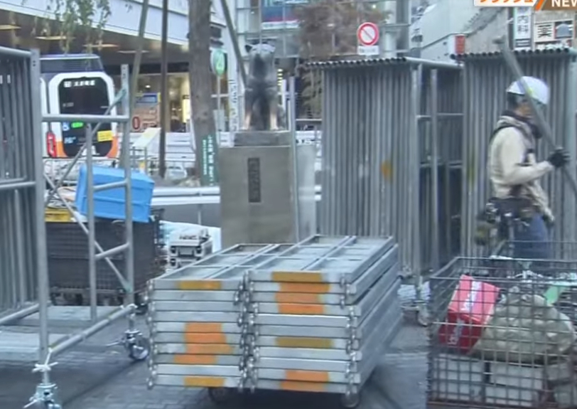 "'민폐 핼러윈' 오지 마"…<em class='find'도쿄</em 시부야, 하치코 동상에 가림막 설치