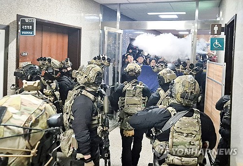 비상계엄 당시 위법·부당 명령 거부한 군인 7명 특별진급