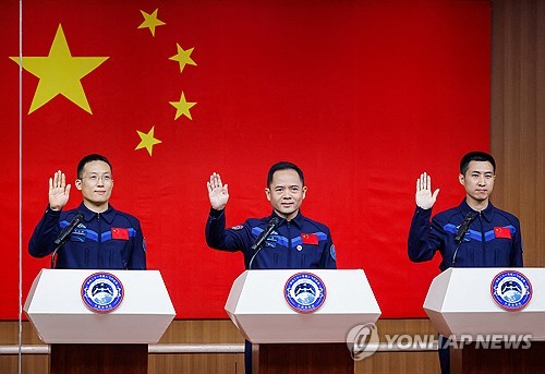 중국, 유인온라인카지노 게임선 선저우 21호 발사…온라인카지노 게임서 <em class='find'생쥐</em 4마리 사육 실험