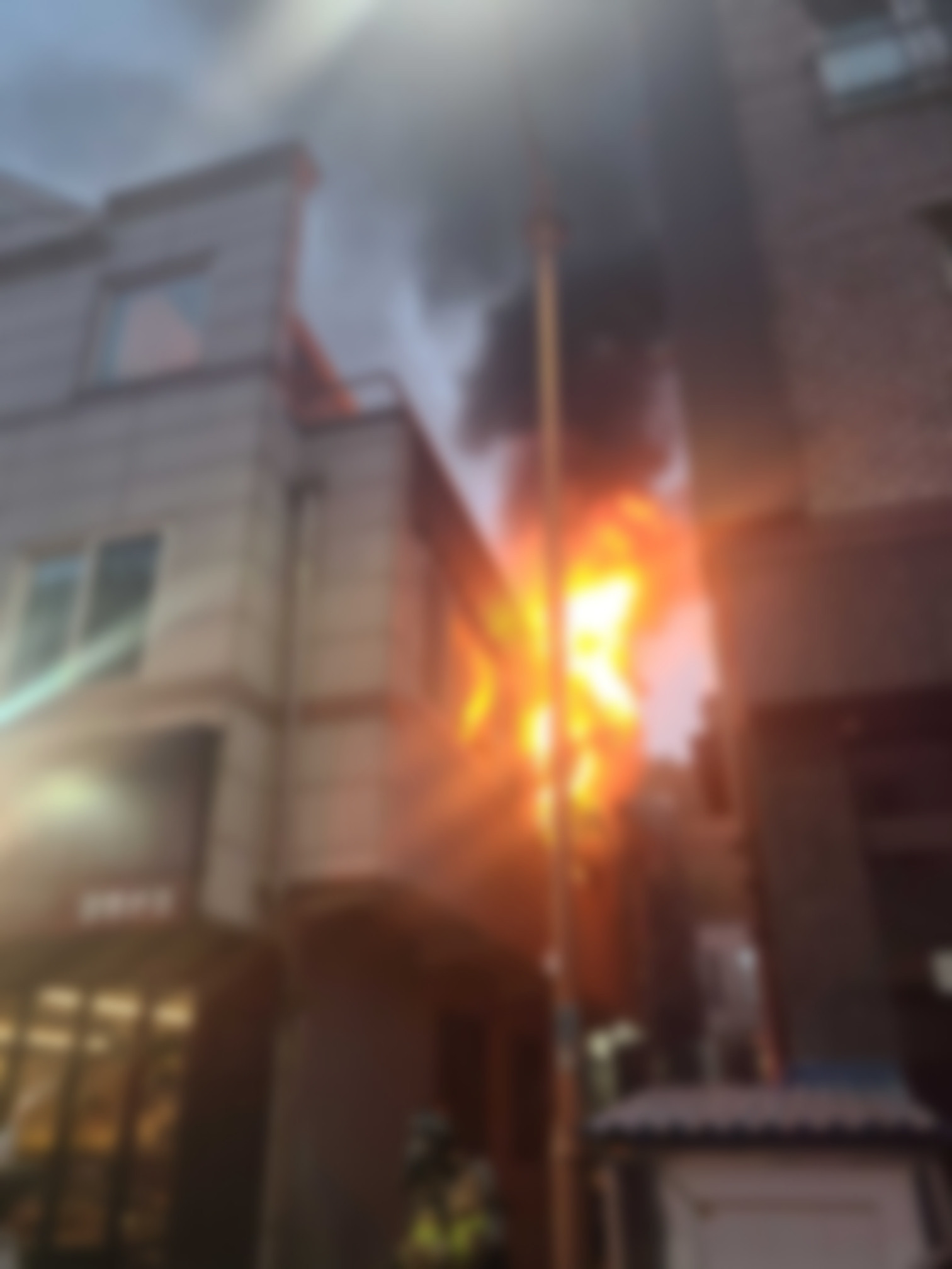 해외 온라인카지노 순위 강릉·속초서 잇따라 화재…주민·경찰관 부상