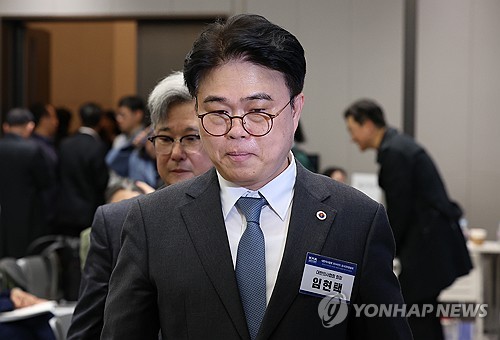 '대법관 자리로 판사 회유' 주장한 전 의협회장 불기소