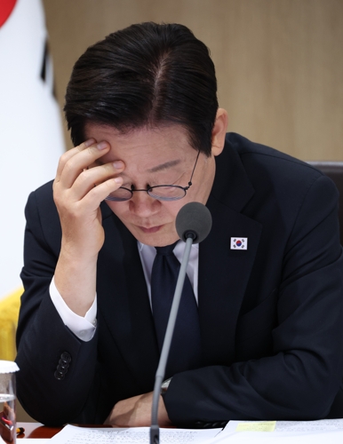 이 대통령, 몸살로 카지노 바카라공무원 오찬 불참…'APEC 강행군' 여파