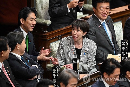 일 다카이치, 온라인카지노 콤프·각료 월급 줄인다…최대 1천만 원↓