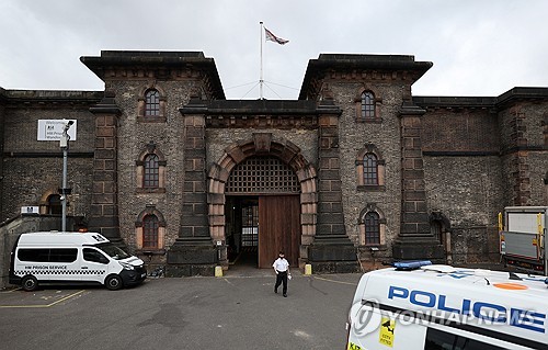 영국, 또 실수로 '성범죄 이력' 외국인 수감자 석방